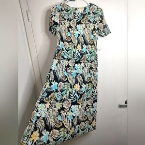 Kindred (Size S) Multicolor Floral Pattern Stretch Accordion SS Dress (NEW-NWT)